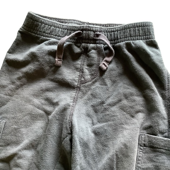 Boy's 4T Jumping Beans Gray Graphic Tee and Black Cargo Pants Set - Picture 6 of 8